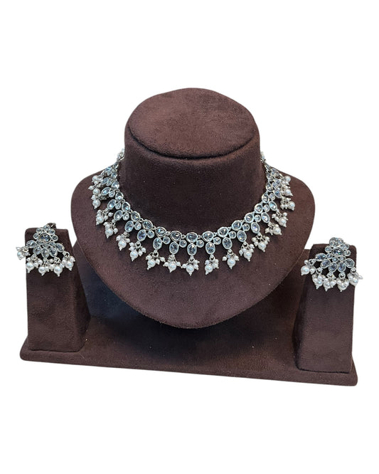 Clear - Large Size Silver Finish Necklace Set with Earrings. - KAJ1031 KYp