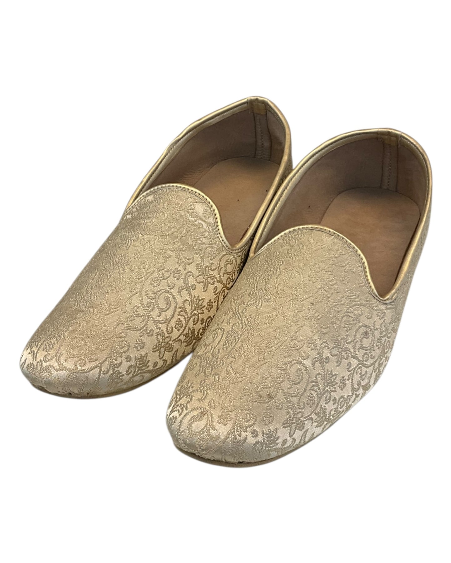 Very Comfortable Gold Brocade Loafer Style Mojri - Indian Mens shoes - Mojari , Khossay - YD2305