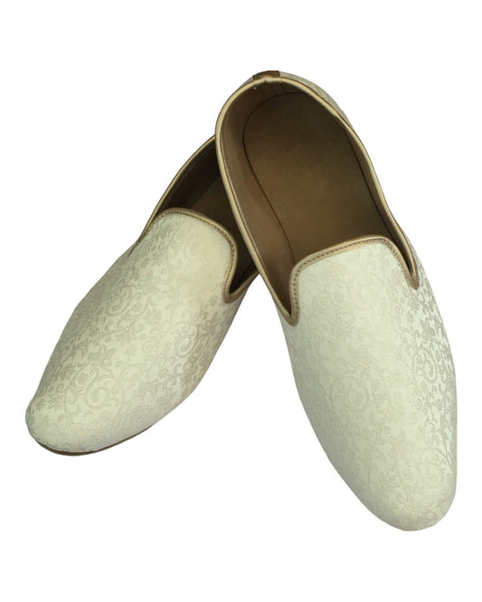 Very comfortable Cream Brocade Loafer Style Indian Mens shoes - Mojari, Khossay - YD2305 - Prachy Creations