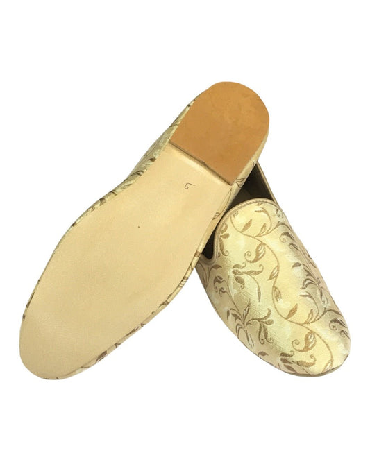 Very comfortable Gold Brocade Loafer style Mojri - Indian Mens shoes - Mojari, Khossay - YD2208 H - Prachy Creations