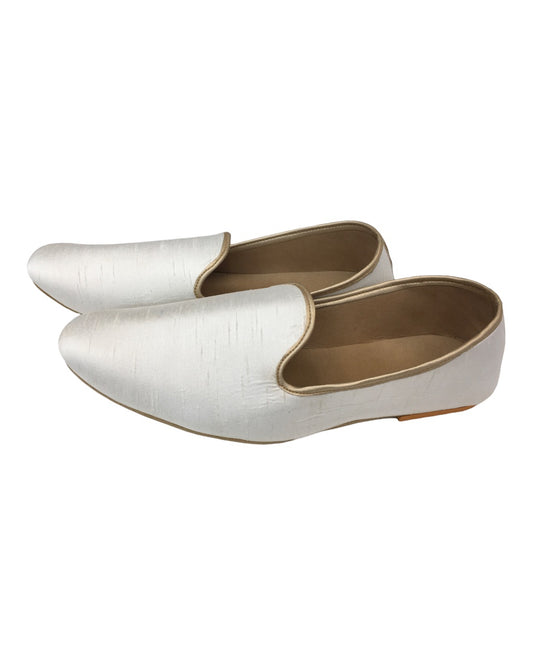 Very comfortable Off White / Cream Raw Silk Loafer Style Mojri - Indian Mens shoes - Mojari, Khossay - YD2212 A