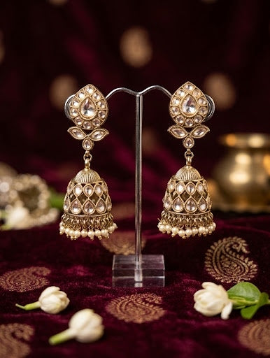 Gold - Royal Teardrop Kundan & Pearl Jhumka Earrings - 6JE06 10Pp26
