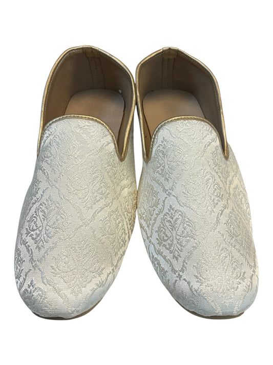 Very Comfortable Cream Brocade Loafer Style Mojri - Indian Mens shoes - Mojari , Khossay -  YD2602
