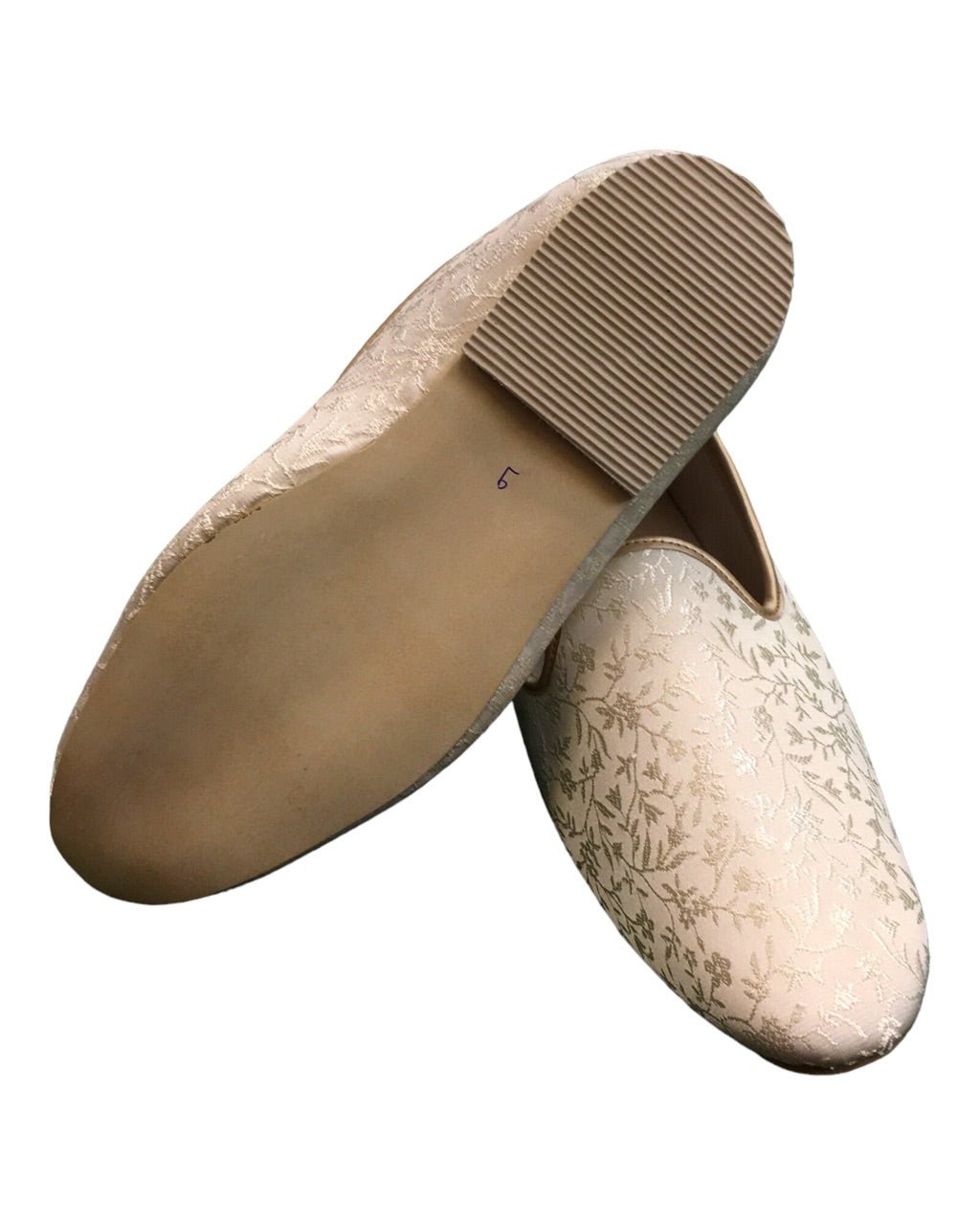 Very comfortable Cream Brocade Loafer Style Indian Mens shoes - Mojari, Khossay - YD2305 - Prachy Creations