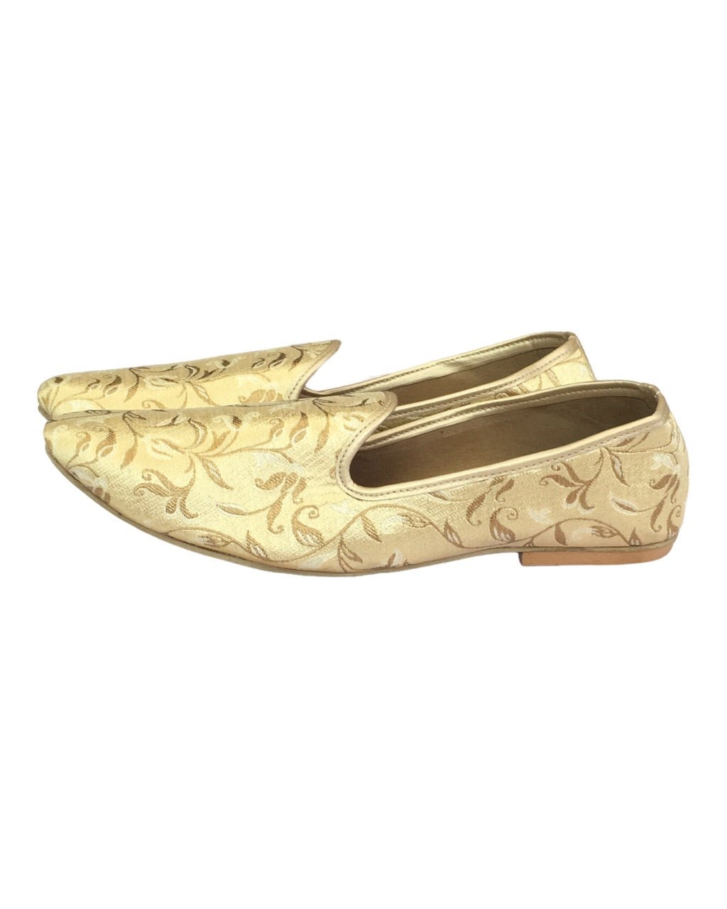 Very comfortable Gold Brocade Loafer style Mojri - Indian Mens shoes - Mojari, Khossay - YD2208 H - Prachy Creations