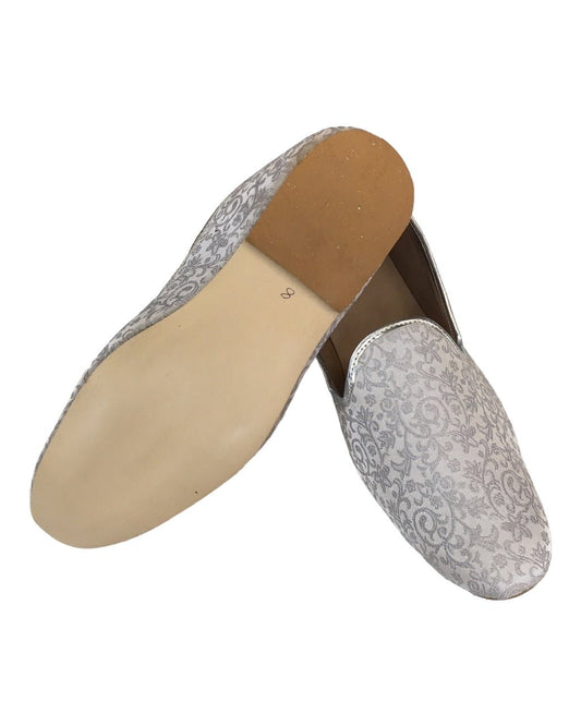 Very comfortable Silver / Light Grey Brocade Loafer Style Indian Mens shoes - Mojari, Khossay - YD2305 - Prachy Creations